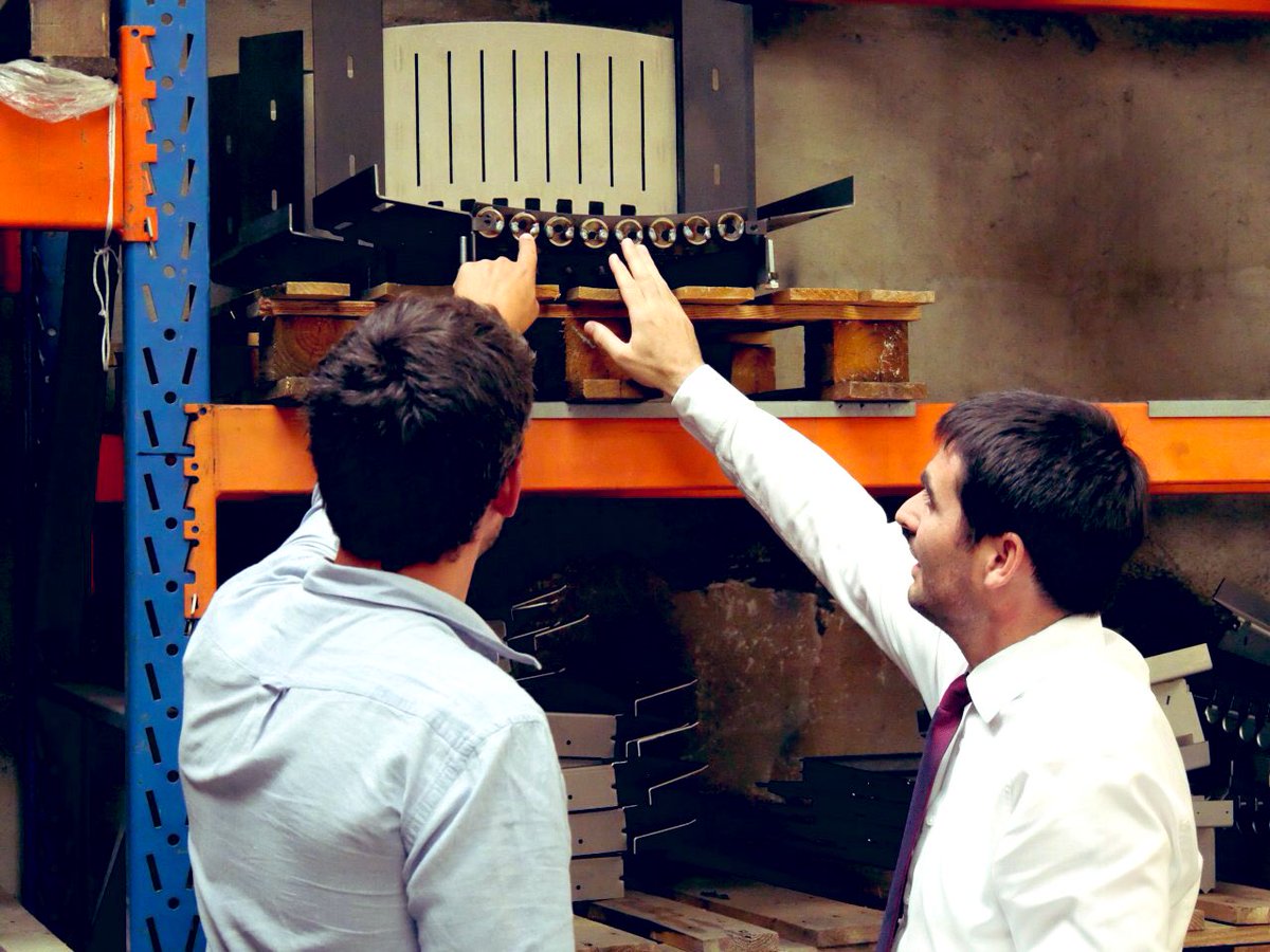 JCColasRoy's tweet image. Visite de l’entreprise iséroise @Finoptim qui développe des cheminées à foyers ouverts ultra-performantes permettant d’améliorer le rendement de chauffe et de réduire les émissions polluantes de près de 80%. 🇫🇷

La pollution de l’air est un enjeu majeur de santé environnementale.