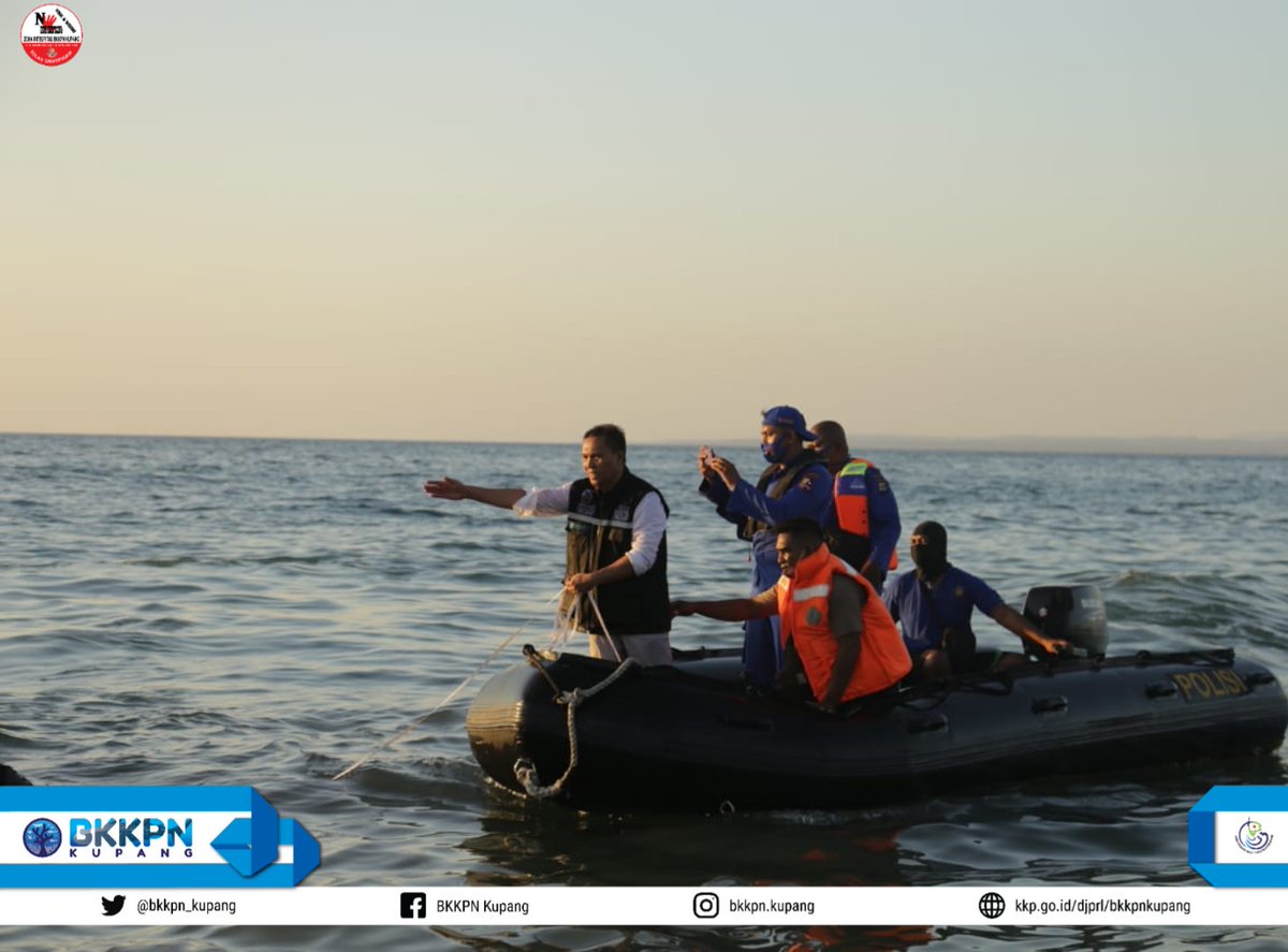 BalaiPK_kupang's tweet photo. Hai #SahabatBahari

Kupang (21/07), KKP melalui Tim Quick Response BKKPN Kupang bersama stakeholder gotong royong lakukan Penanganan Paus Biru yg Terdampar di Perairan Pantai Batu Kepala, Kelurahan Nunhilla Kota Kupang NTT 

#kkpgoid 
#djprl
#lebebae https://t.co/RZhC6kkpIn