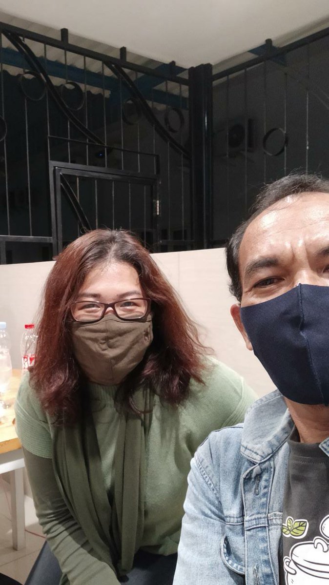 🤭🤭 ketemu seseorang dari jauh...
Jangan pada ngiri dan sensi ya 😜😜