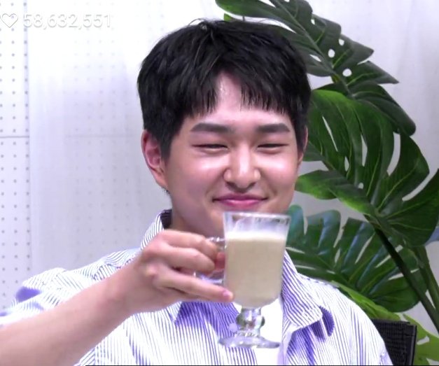 babybunnybear_'s tweet photo. Muka mama nya banget
#ONEW1STVLIVE #welcomebackOnew https://t.co/f2OuAkGzxZ