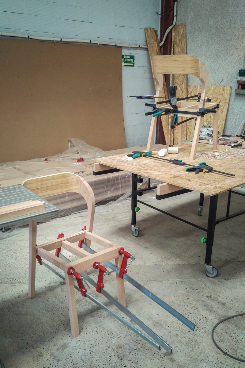 FabLab_Toulouse's tweet photo. La production des chaises pour le nouveau local va bon train. Objectif : 84 chaises, statut actuel : 32 !

#fablab #toulouse #productionlocale #diy #chairdesign https://t.co/8NFYNqZ6ak