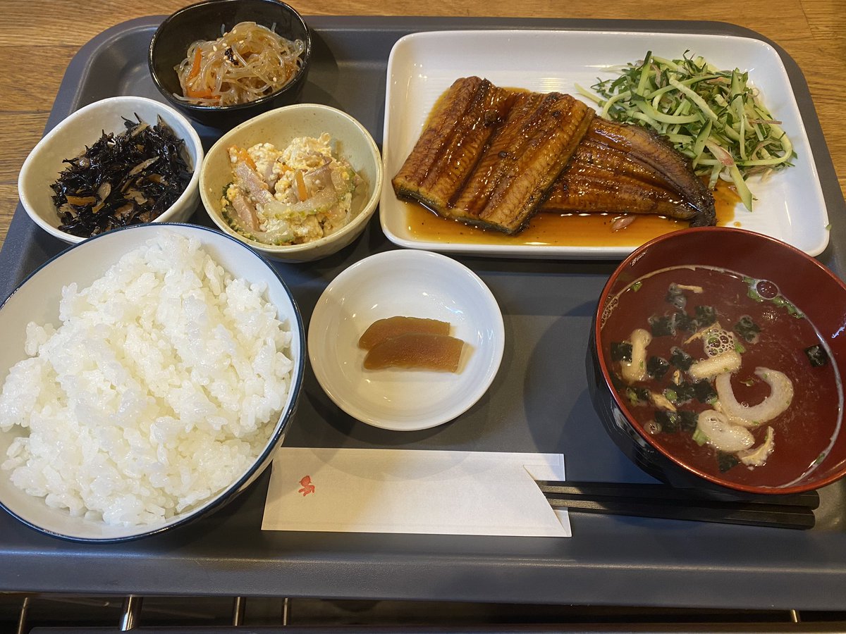 ミニ四駆処 きんぎょ Auf Twitter 本日の定食 うなぎ蒲焼き定食 1000円 主菜 うなぎの蒲焼き 単品800円 副菜 ゴーヤチャンプルー風 ひじき煮 春雨サラダ 単品各300円 汁物 お吸い物 単品0円 土用の丑の日 うなぎの日 美味しくできてます
