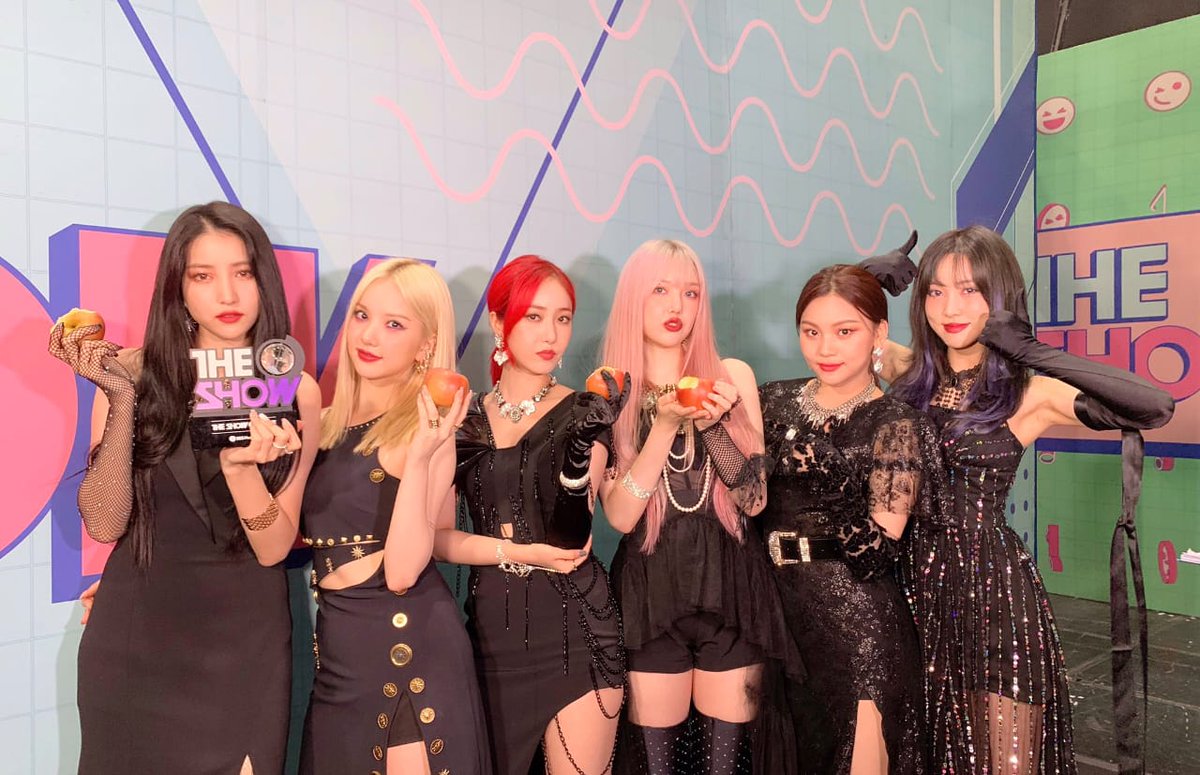 mink4_jeon's tweet photo. 축하해요 우리 여친늘👏💖 @GFRDofficial
#Apple1stWin 
#回_Song_of_the_Sirens 
#GFRIEND https://t.co/SxsyBjY9Cd