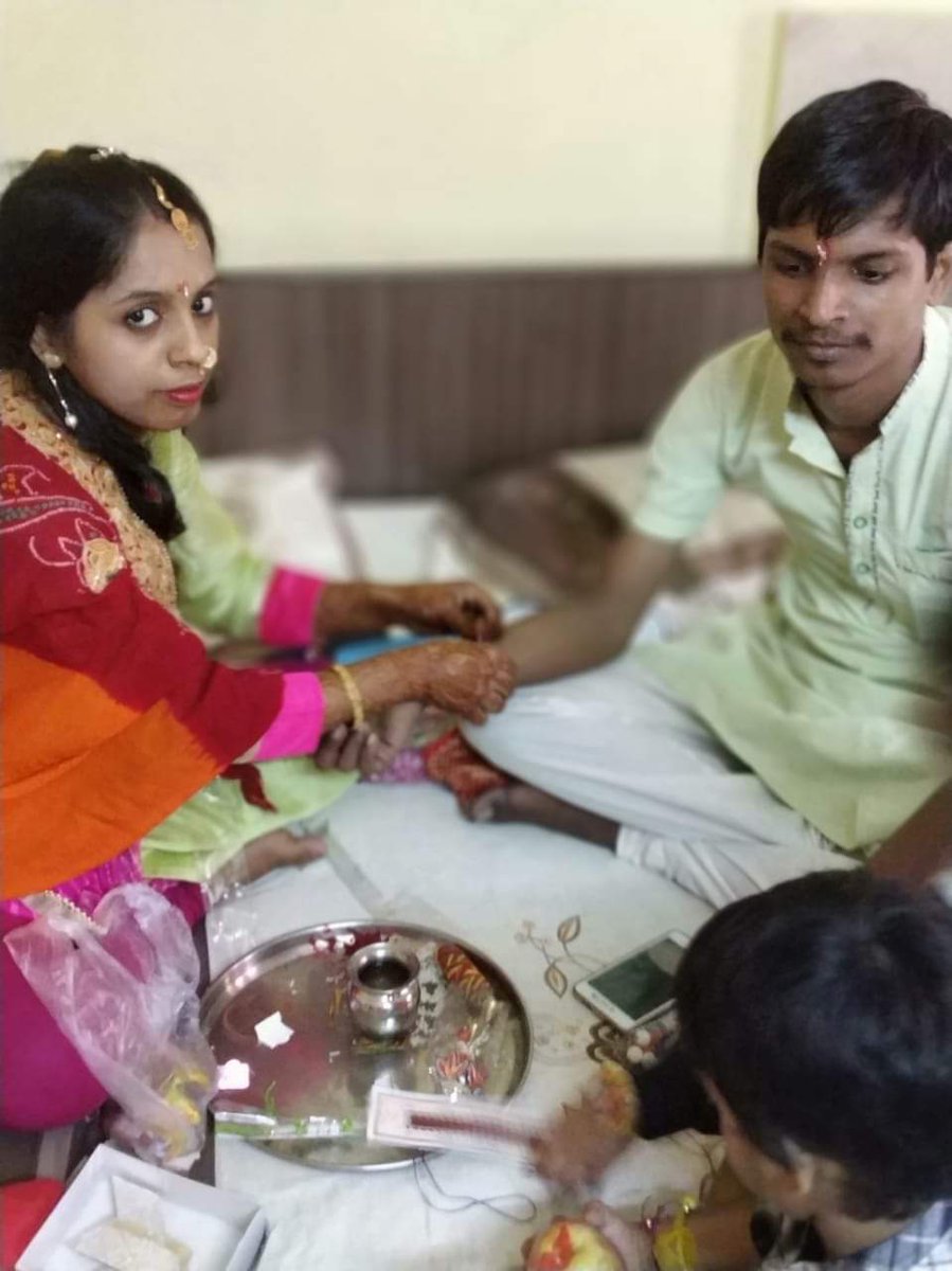 desichipakli's tweet photo. @AlbertoTorresiS Me with my Cute brother
#RakhiwithAlberto
#FrameYourLove #siblinglove !
@AlbertoTorresiS
#contestalert #happyrakshabandhan #rakhispecial
Join @karan875 @godsowntalk @vishalokhanna @AbhishekIPLFeak https://t.co/hBlfSUmseK