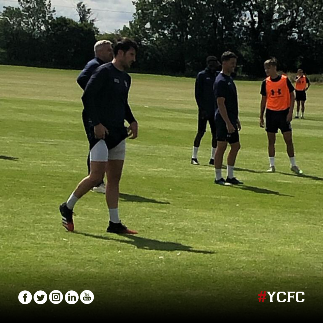 YorkCityFC's tweet photo. 𝐖𝐨𝐫𝐤𝐢𝐧𝐠 𝐡𝐚𝐫𝐝 𝐭𝐡𝐢𝐬 𝐦𝐨𝐫𝐧𝐢𝐧𝐠 💪

#YCFC 🔴🔵 https://t.co/zS9yP3YDXI