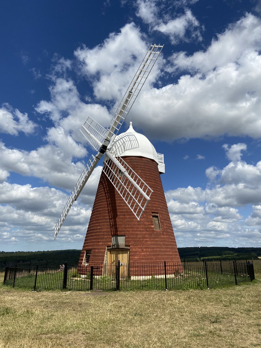 thisiswalberton's tweet photo. Made a visit to the #halnakerwindmill for the first time today. Why haven’t I been there before?!? Stunning views and love seeing historical features like this #windmill
#felpham #thisisfelpham https://t.co/of5A7f1kNr