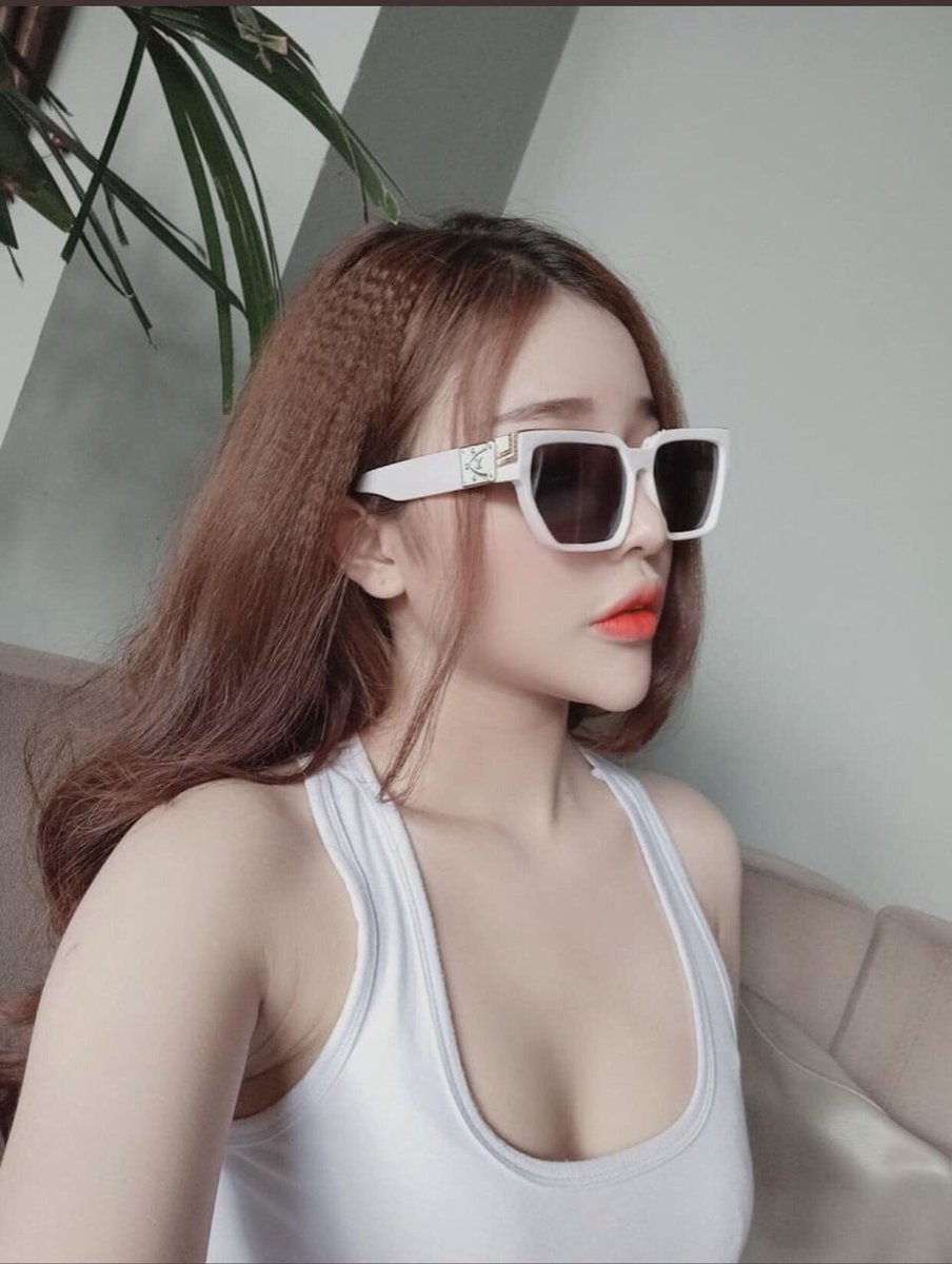 NgcMo7's tweet photo. Nắng nhẹ trên vành môi https://t.co/8DaPopB09b