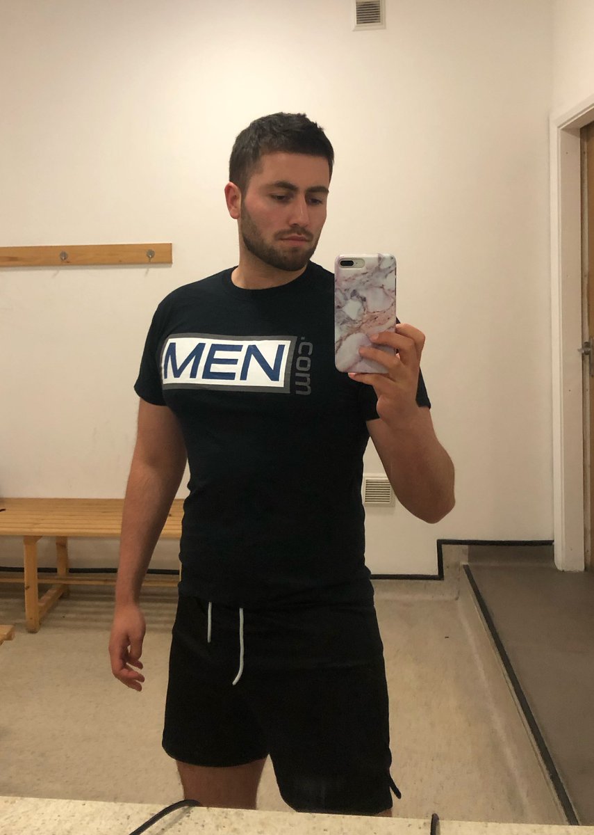li4miom's tweet photo. Sorry to the straights that might of googled this after seeing me in the gym today x https://t.co/3YOR1MAD3i
