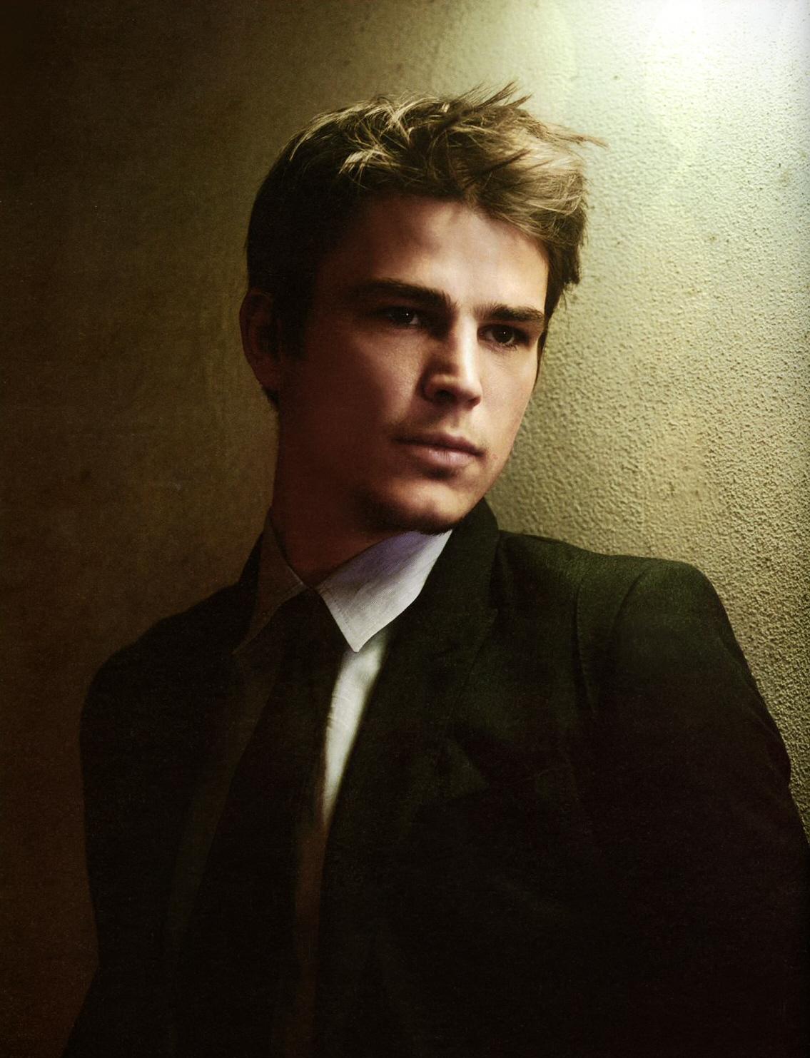 Happy 42nd Birthday to 
JOSH HARTNETT 