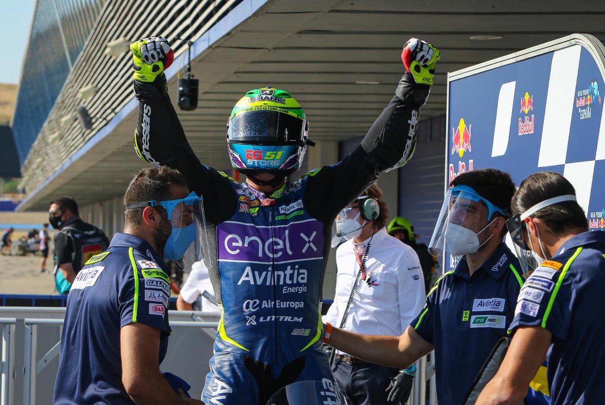 ericgranado's tweet photo. Algumas fotos da nossa 1ª vitória do ano 🤩
Arraste para o lado ➡️➡️➡️
.
.
Some photos of our 1st win of the year 😍
Swipe to see more ➡️➡️➡️
.
.
#ericgranado #eg51 #motogp #motoe #avintiaenergia #aireuropa #alpinestars #sharkhelmets #oakley #zeroracingdesign #eg51store https://t.co/WuHh5pn1oo