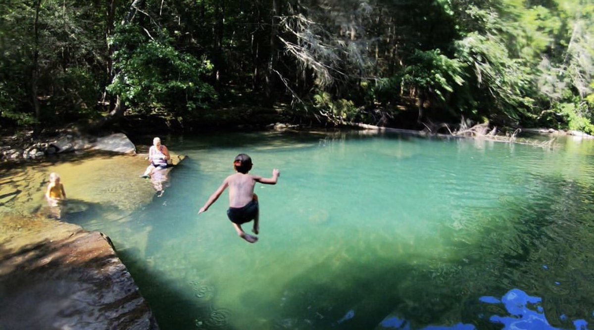 TristarAdventur's tweet photo. This is the perfect week to hit up your favorite swimming hole. 

📸 by @aerialhiking 

#tristaradventures #instagramtennessee #swimminghole #getoutside #exploretennessee #onlytennisee https://t.co/HfuPk5nCJW