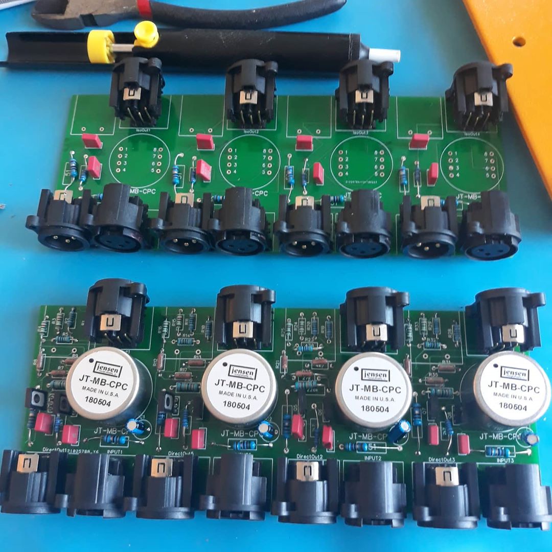 jensen_xfmrs's tweet photo. The World's Finest Transformers
For over 40 years, Jensen Transformers Inc has set the benchmark for delivering the highest quality transformers.
Fan ๐ท = @irvingg_recording
#jensentransformsers #jenseninside #jensenequipped #audiotransformers #quality https://t.co/iKgx2opBNZ