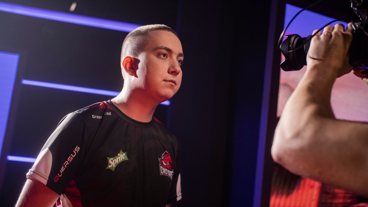 Wychodzimy z pierwszego miejsca w grupie bez straty ani jednej mapy i już w przyszłym tygodniu kontynuujemy przygodę w Nine to Five 2! GG 🐗

✅ 2:0 Level UP
✅ 2:0 <a href="/SNG_Esports/">Team Singularity</a>