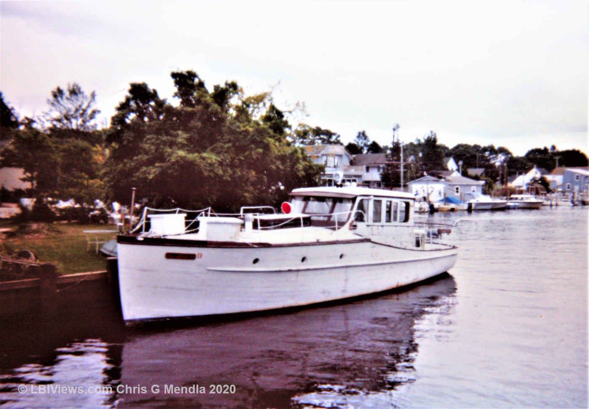 cgmendla's tweet image. Classic Wood Yacht - Tuckerton Creek circa 1990's - LBI Views
#lbi #tuckerton #woodboats #yachts
lbiviews.com
This classic wood yacht was at the head of Tuckerton Creek by the Stewart's Root Beer docks for a number of years. buff.ly/32FERDs