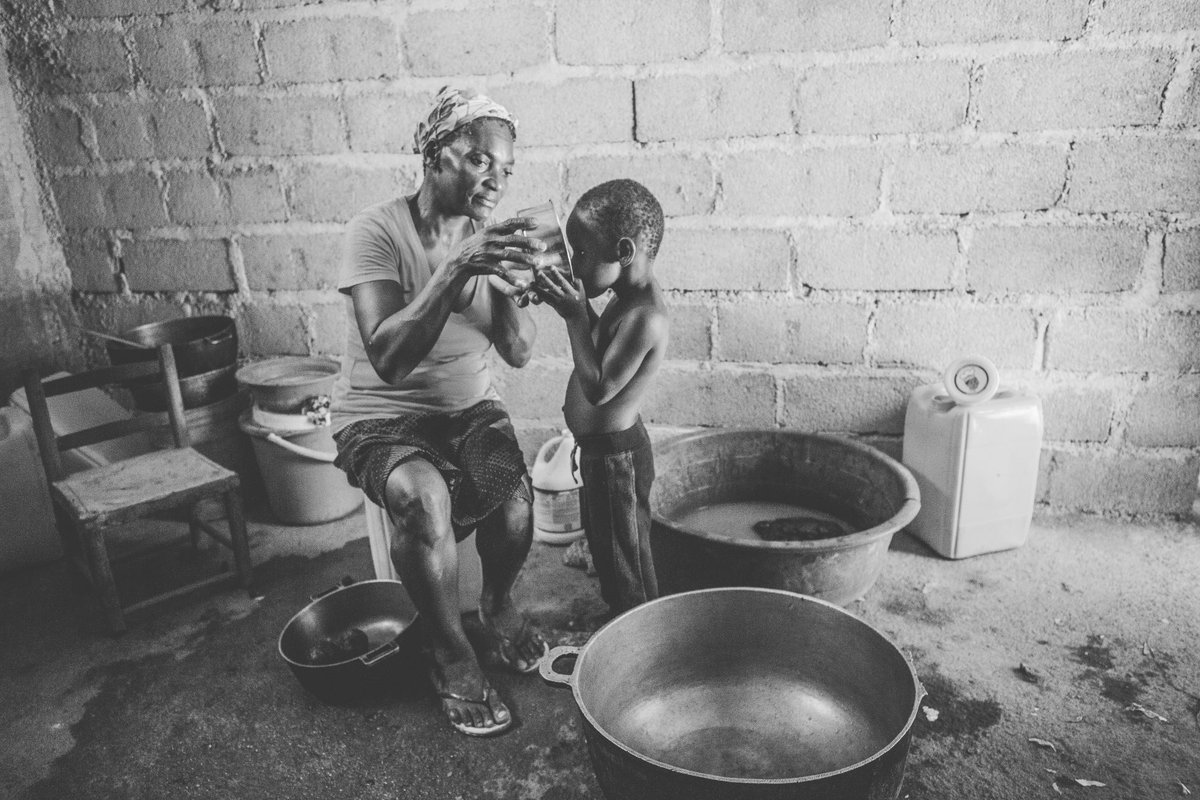 Micah_McElveen's tweet image. Thinking of the resilient moms we @vaporministries serve who are fighting for their families survival in extremely poor environments. Grateful for all who are choosing to serve others through pandemic. #dogood #serveothers #careforthepoor #makeadifferencetoday