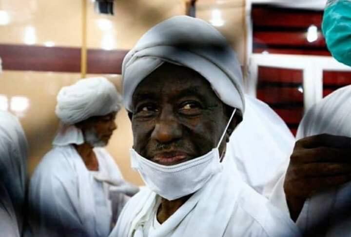 EyadHisham10's tweet photo. يوم تاريخي للشعب السوداني مؤسس كتائب الظل ومليشيات الدفاع الشعبي و مؤسس بيوت الاشباح في ا��قفص الرحمة والخلود لشهداء السودان منذ ٣٠ يونيو ٨٩.
عاش نضال الشعب السوداني وتضحياته على مدار ٣٠ سنه عاجلاً او اجلاً ستكون تحت سلطة الشعب.
رسالة لكل القتلة القصاص قادم وما بنقبل الدية https://t.co/oGLajYwHUr