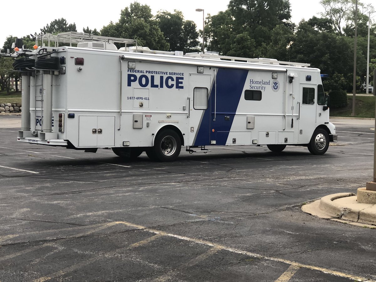 StevenErick1976's tweet photo. Shivers down my spine. It’s getting real folks. This Fed Police Truck is parked in my hubs Chicagoland hotel lot (illegally) this morning ! https://t.co/zi59OURvxE