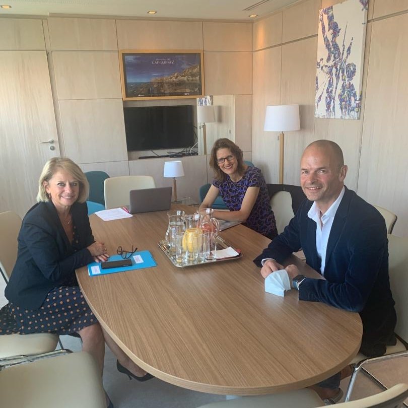 CNCPH_fr's tweet photo. Création d'une nouvelle branche de la protection sociale pour l'autonomie : présentation du @CNCPH_fr à @BrigBourguignon nouvelle ministre déléguée chargée de l'autonomie. Rendez-vous pris pour prolonger les échanges et la concertation ! https://t.co/MCjOz6W9IF