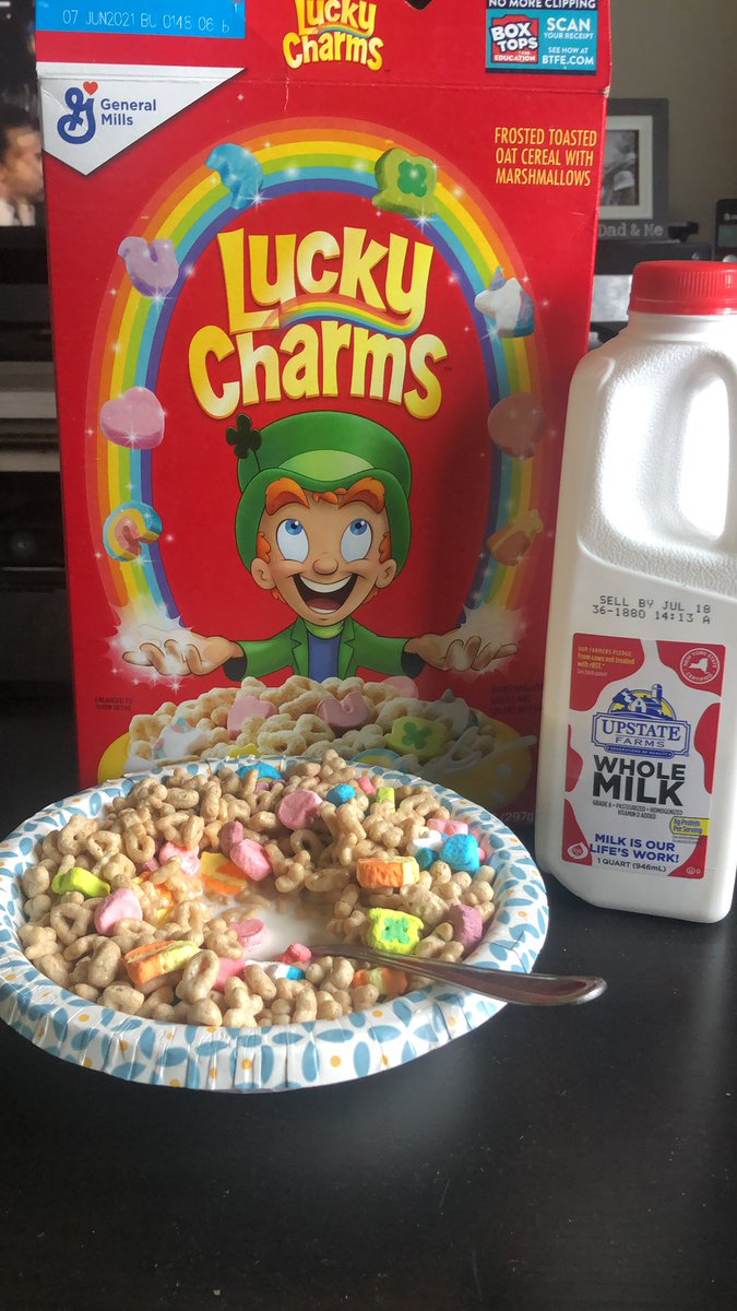ChefVeJayBroyld's tweet photo. Ve.Jay breakfast @UpstateFarms @VJBPhotography @VJBsportsPhoto @GenMillsCereal @LuckyCharms #foodography #ChefVeJayBroyldSr #VJBphotography #GiveUsAShot #Roc #WatchTheBirdy #Americanstoryteller #TheWorldImageCenter #VJB https://t.co/hZkParzhZ3