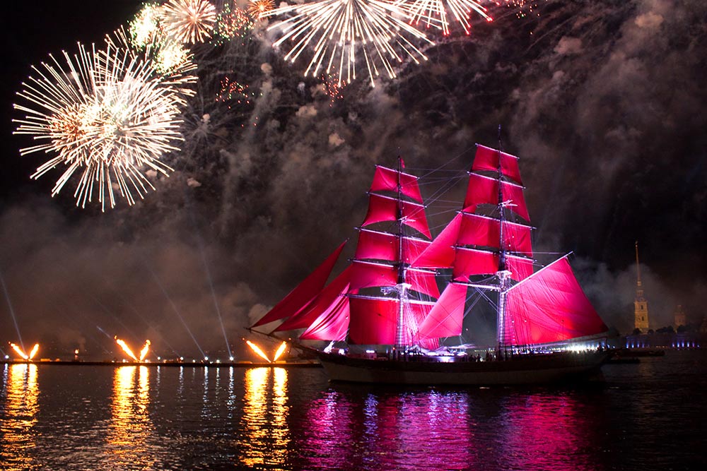 chitzolife's tweet photo. We’ve got a spectacular that’s so chitzo this week as we look at the White Nights Festival in St Petersburg, Russia
#chitzo #thatssochitzo #russia #whitenights #festival #stpetersburg #twilight #fireworks #summer #dancing #live #music #ballet #sails #boats #carnival https://t.co/eaSRy403qW