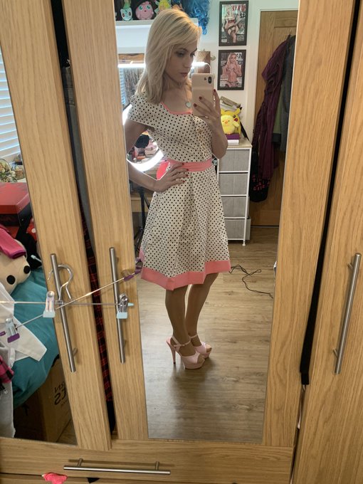 Dress says butter wouldn&rsquo;t melt but those heels say something else but what? Comment below X this little<a href="/tag/mvsales"class="tags"><span>#mvsales</span></a>