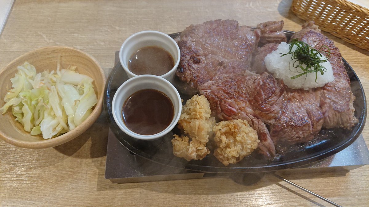 うめ Uroko 鱗 Dr 秋葉原 ステーキマックス がっつりステーキ600g 追加でミニ野菜プラス 安くてうまい がっつり満足 付け合わせが唐揚げというのも良いよね 笑