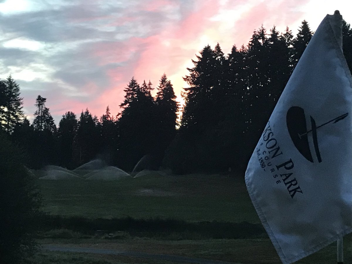 GregVHTurf's tweet photo. Not a bad view from the “office” this morning. I try never to take this for granted. Have a great day everyone! #JacksonParkGolfCourse #My160AcreOffice https://t.co/r4AvtxIVFu