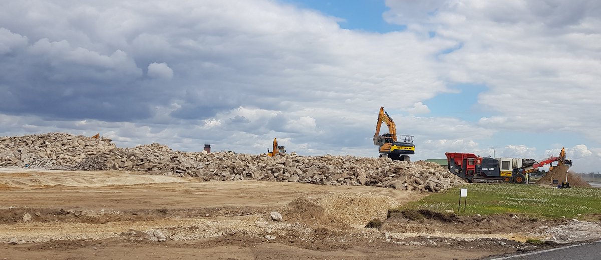 ECORRPLANT's tweet photo. Busy few weeks at RAF Mildenhall for Lane and Skillen, still more concrete to come up and be crushed but with the earthworks due to start this week...its getting hectic!!!
#diggingthedream #Hyundai #sandvic #volvodumptruck https://t.co/8GUh1znzFf