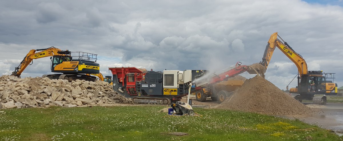 ECORRPLANT's tweet photo. Busy few weeks at RAF Mildenhall for Lane and Skillen, still more concrete to come up and be crushed but with the earthworks due to start this week...its getting hectic!!!
#diggingthedream #Hyundai #sandvic #volvodumptruck https://t.co/8GUh1znzFf