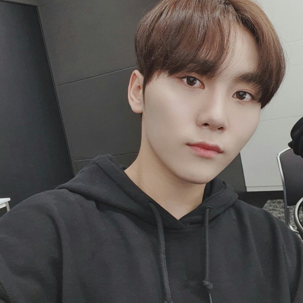 kapopify's tweet photo. 🔴Pledis Entertainment ha comunico que #Seungkwan #승관, integrante de #SEVENTEEN,  ha sufrido una ruptura del ligamento de su tobillo izquierdo. Actualmente, debido a la cirugía a la que se sometió, está centrado en su recuperación🔴
💎Esperamos que se recupere pronto💎 https://t.co/wydpebBQFO
