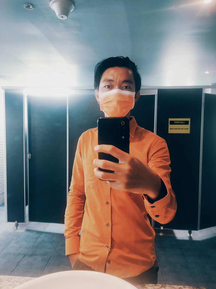 MhanKyaw's tweet photo. At toilet 😁 https://t.co/2h07C1A2X4