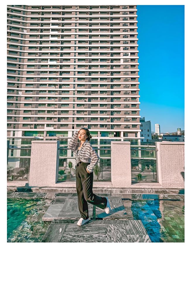 AnyaHotel2019's tweet photo. 💦🏊‍♀️👙🕶Khoe dáng xinh dáng đẹp tại hồ bơi sang chảnh #AnyaHotelQuyNhon vào một ngày đẹp trời mây trắng gió mát. Ánh nắng vừa đủ của buổi sáng là yếu tố thành công cho một bức hình sống ảo tại hồ bơi Anya.

Đặt phòng ngay chỉ từ 1,650,000 vnđ/phòng/đêm. https://t.co/Bgwfrzsdvj