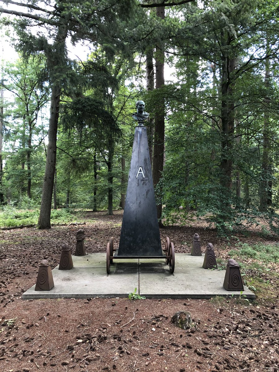 assinkbas's tweet photo. Toerist in eigen land. Naar @krollermuller. Vroeg gestart, lekker rustig. Beeldentuin echt aanrader. Zelfs kunst uit 074 te bewonderen! #strobos #hengelo #krollermuller #veluwe https://t.co/3h5hcqEswl
