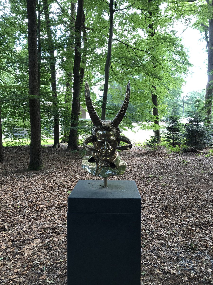 assinkbas's tweet photo. Toerist in eigen land. Naar @krollermuller. Vroeg gestart, lekker rustig. Beeldentuin echt aanrader. Zelfs kunst uit 074 te bewonderen! #strobos #hengelo #krollermuller #veluwe https://t.co/3h5hcqEswl