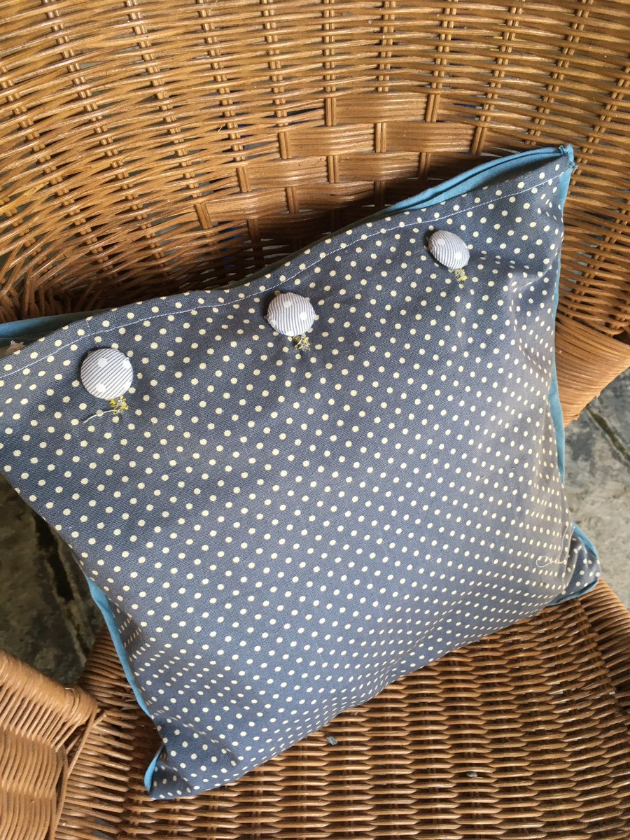 Handmade screen printed puffin cushion £18 ( approx 30cm square) #puffin #screenprint #handmade #lundy #coast #printmaker #cushion #coastalinteriors #woolacombe #devon #mortehoe #ilfracombe