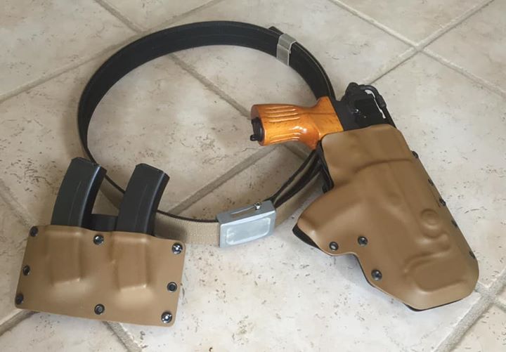 FirearmsNewsMag's tweet photo. Kydex for a Skorpian machine pistol? Absolutely!! I need a set-up for a Mauser C.96!!!
#gunsdaily #guns #gunsofinstagram #tactical #pewpew #firearmsnews #glock #9mm #firearms #weapons #pistol #shooting #dailybadass #sigsauer #ruger #machinepistol #skorpian #ccw #concealedcarry https://t.co/EYtaxM5xS8