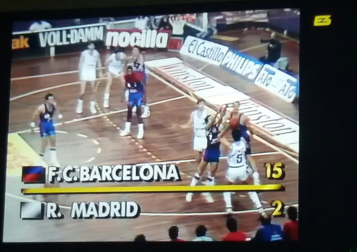 Mcpitu's tweet photo. Això sí que era #basquet ! 😍 #fcbarcelona #epi #norris #solozabal #jimenez #trumbo ara al #esports3 https://t.co/0OoX3MnO1D