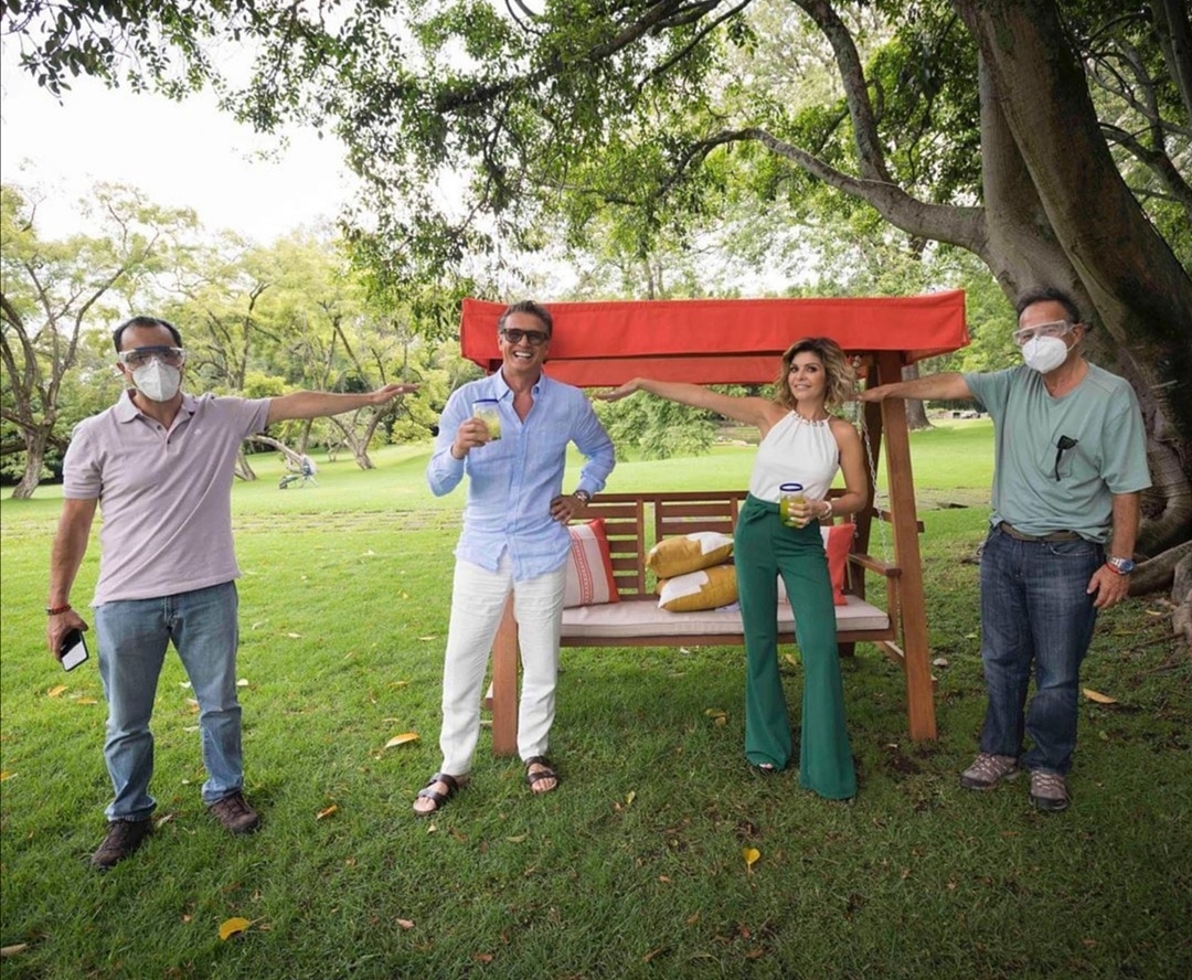 JSolerFansEspa's tweet photo. #lamexicanayelgüero disfrutando de una locación muy campestre... #Andrea @ItatiCantoral #Tyler @juansolervalls #Toño #Nicandro @NicandroDiaz
Publicado por Luisa
@JSolerFansEspa https://t.co/wD1F14Bv1n