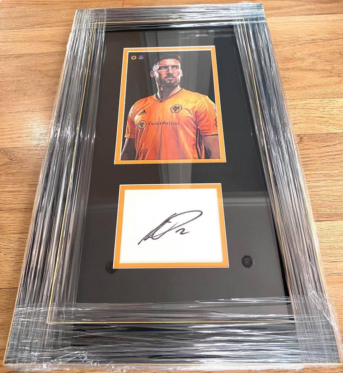 signedwolves's tweet image. BRAND NEW // MATT DOHERTY 
(Wolves v Everton 12/07/20)

Hand signed 13 x 21” presentation - framed &amp;amp; mounted by the official framers of Wolves F.C!⚽️

Only £64.99!
Delivery or collection available.

🐺

#WWFC #WolvesFC #Wolves #WolverhamptonWanderers #WolvesAyWe #MattDoherty