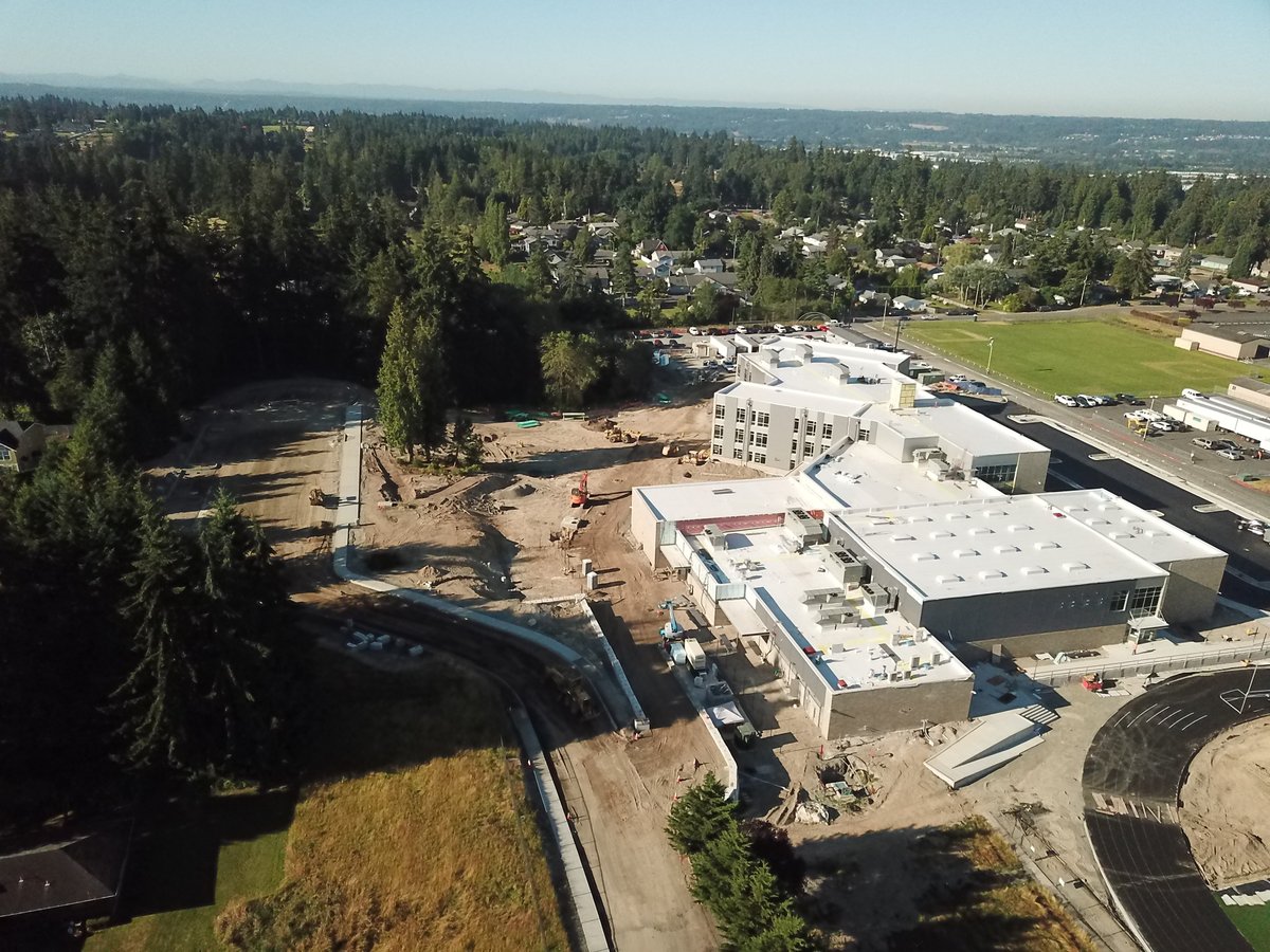 FPSTomorrow's tweet photo. Check out these drone pictures taken yesterday of the NEW @slmssabers campus! 
#BuildingForTomorrow #BuildingaFutureSLMS #togetherweRfife https://t.co/B6SChs5rkf