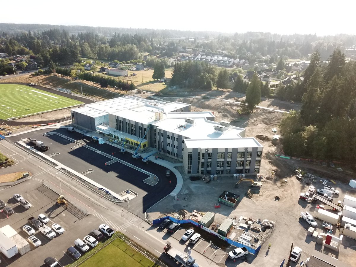 FPSTomorrow's tweet photo. Check out these drone pictures taken yesterday of the NEW @slmssabers campus! 
#BuildingForTomorrow #BuildingaFutureSLMS #togetherweRfife https://t.co/B6SChs5rkf