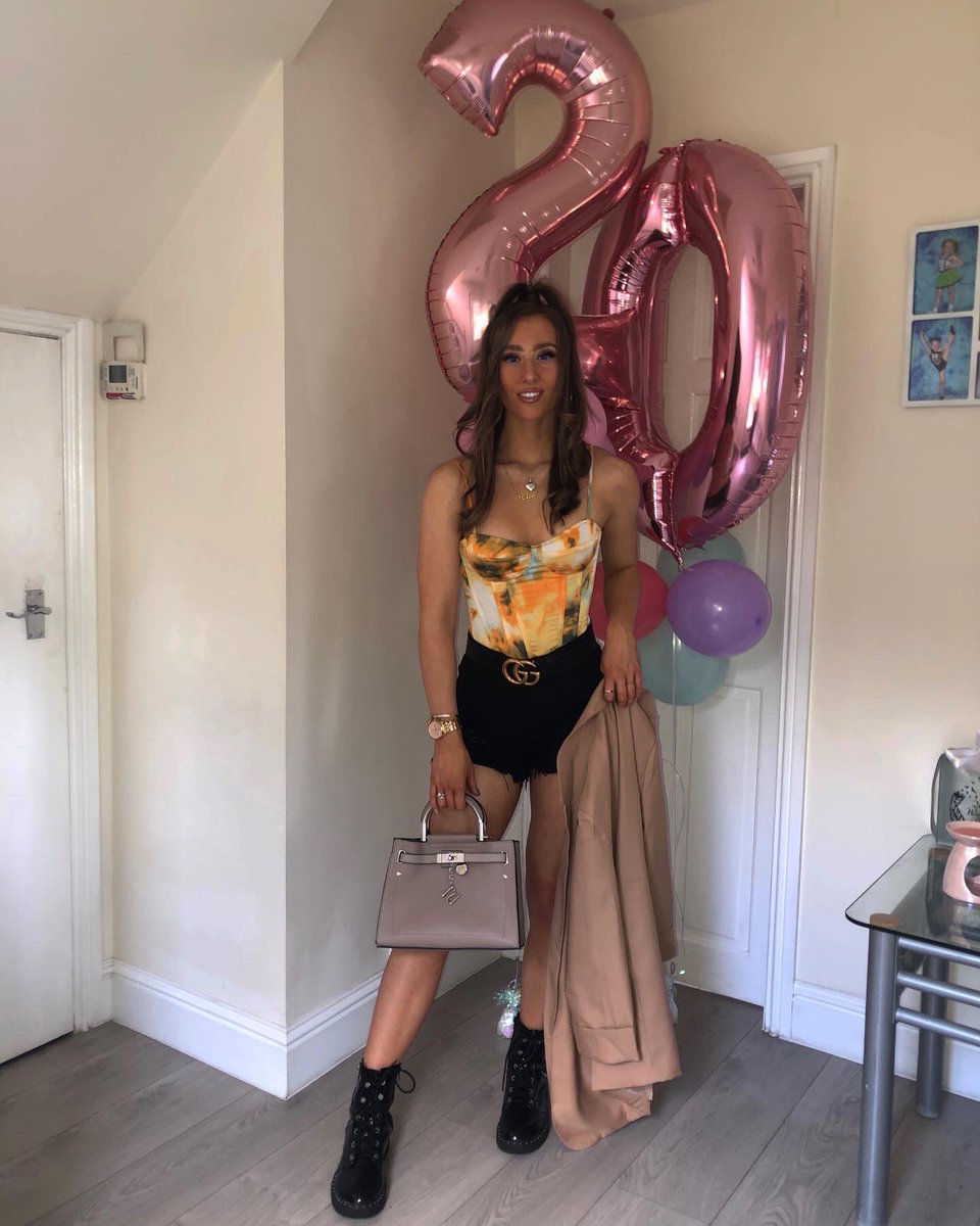 CleocampbellM's tweet photo. Celebrating the big 20 today✨ https://t.co/oR4GvMcD1R