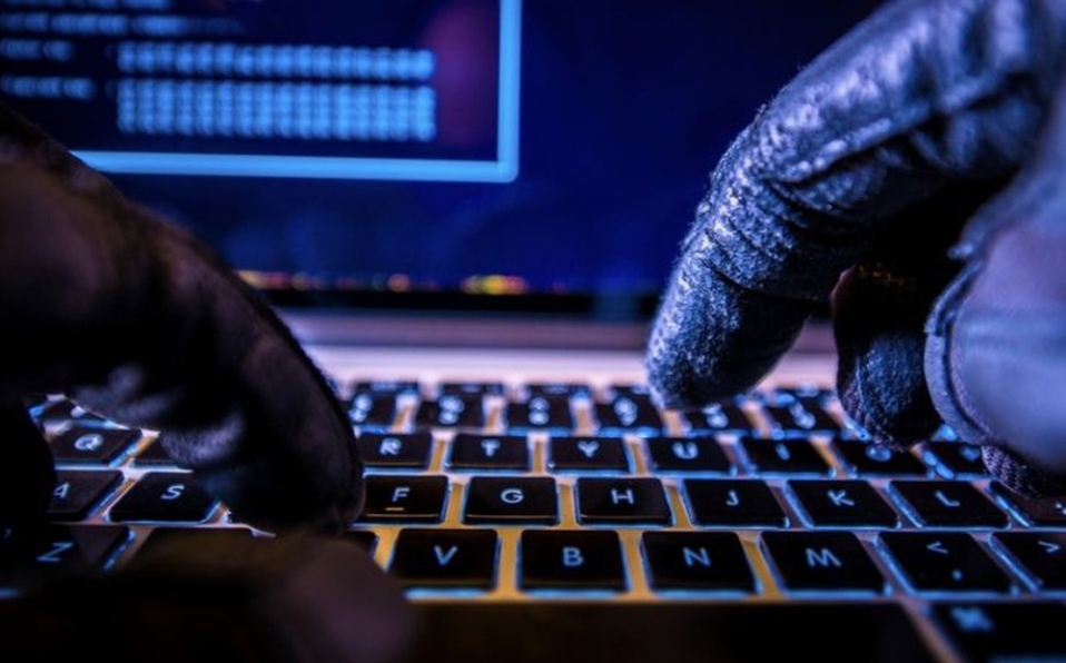 Milenio's tweet photo. #EU acusa a hackers chinos de robar datos de vacuna contra covid-19 https://t.co/kKZUsiTPFB https://t.co/HZUfBallob