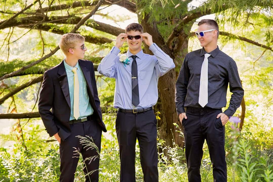 ThePeterBuller's tweet photo. Just a couple of dudes being guys #ronaprom
.
.
(caption creds to @hannahunruhkc) https://t.co/whUraYxMU4