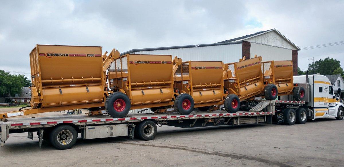 KramerRanchHand's tweet photo. Another truck full of Haybuster 2660's showed up first this this morning. For more information check out https://t.co/NlbJrqWx17 or give us a call.
#kramermanufacturing
#haybuster 
#baleprocessor 
#balefeeder https://t.co/j6YqsBHZ5a