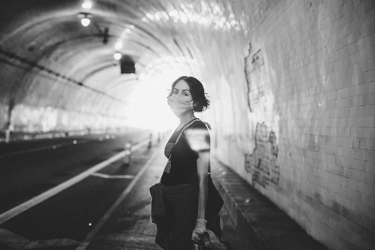 TONIGHT from 6-8pm PDT, <a href="/clockshopla/">Clockshop</a> &amp; <a href="/hammer_museum/">Hammer Museum</a> present an online premiere of Carmen Argote’s short film, “Last Light,” a meditation on walking &amp; memory in L.A., followed by a live discussion b/w Argote &amp; @erinzulie. Free with RSVP hammer.ucla.edu/programs-event… Photo: <a href="/ginaclyne/">Geenes</a>