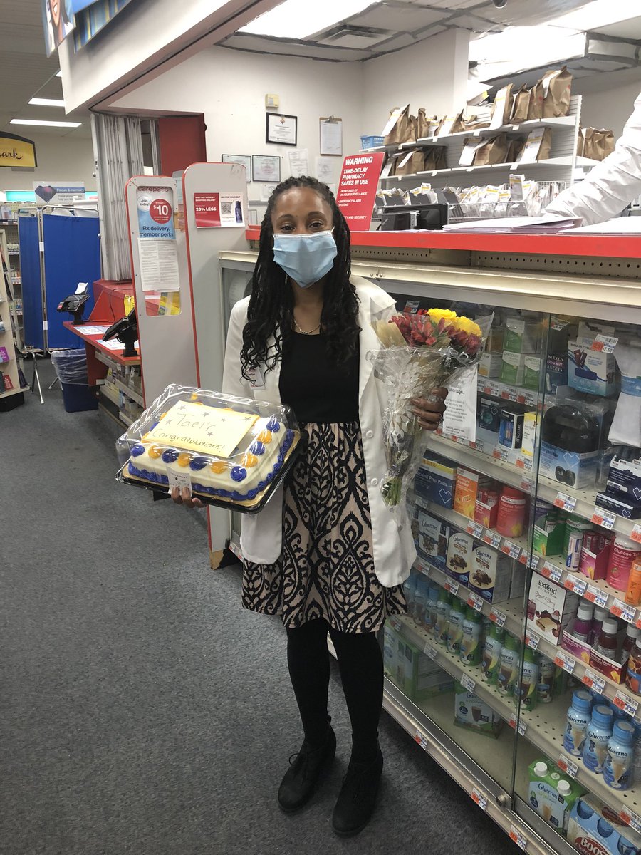 We surprised our District Pharmacy Paragon winner today on a surprise visit. Please recognize Tael’r Eason, pharmacy manager of store 1335 in Washington D.C.