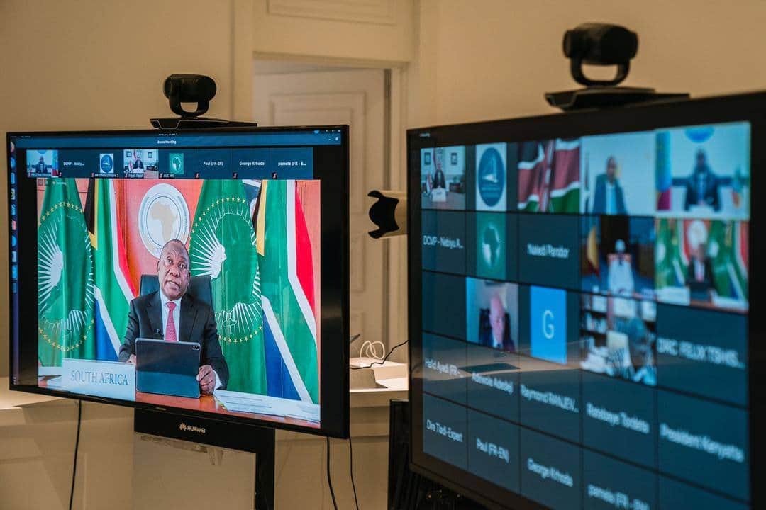AbiyAhmedAli's tweet photo. Fruitful meeting on the #GERD facilitated by @CyrilRamaphosa in the endeavors to strengthen African Solutions to African Problems. I appreciate my brothers @SudanPMHamdok &amp; @AlsisiOfficial for common understanding reached on continuing technical discussions on filling. https://t.co/tgcnSj8HYq