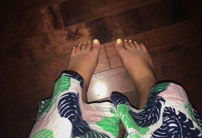 🍒 Size 7.5 ✨ ONLY FANS SUBS ONLY pics starting at 15$+ DM me ! PayPal or onlyfans tips only 🍒🤍 #onlyfansbabe<a href="/tag/findom"class="tags"><span>#findom</span></a><a href="/tag/feetfettish"class="tags"><span>#feetfettish</span></a><a href="/tag/feetpictures"class="tags"><span>#feetpictures</span></a><a href="/tag/onlyfansbabe"class="tags"><span>#onlyfansbabe</span></a>