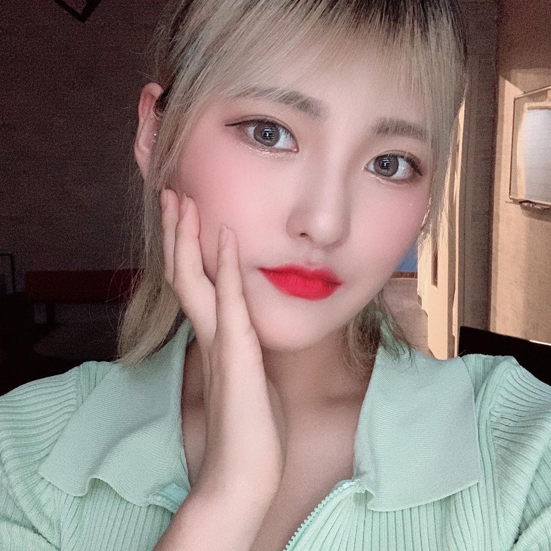 EpisodeBR's tweet photo. 📷] 16.07.20 — Atualização da Sooa no Instagram do EPISODE

"Story 🎶❤
Sooa está aqui 👊👊👊
Faz um longo tempo desde que não posto uma foto! Como foi o seu dia? Estou pensando nas histórias hoje 😍 Sinto sua falta!! Obrigada pelo seu trabalho duro hoje.Te amo❤❤✨"

#에피소드 https://t.co/ZFM3GFeKqH